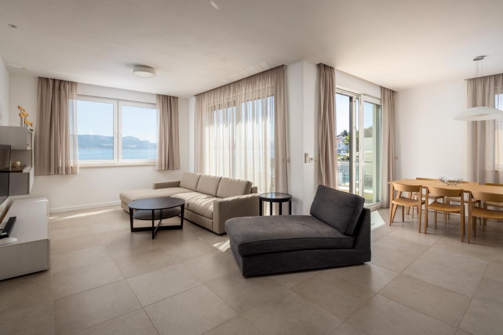 Acadia Beach Villas & Apartments Slatine Exterior photo